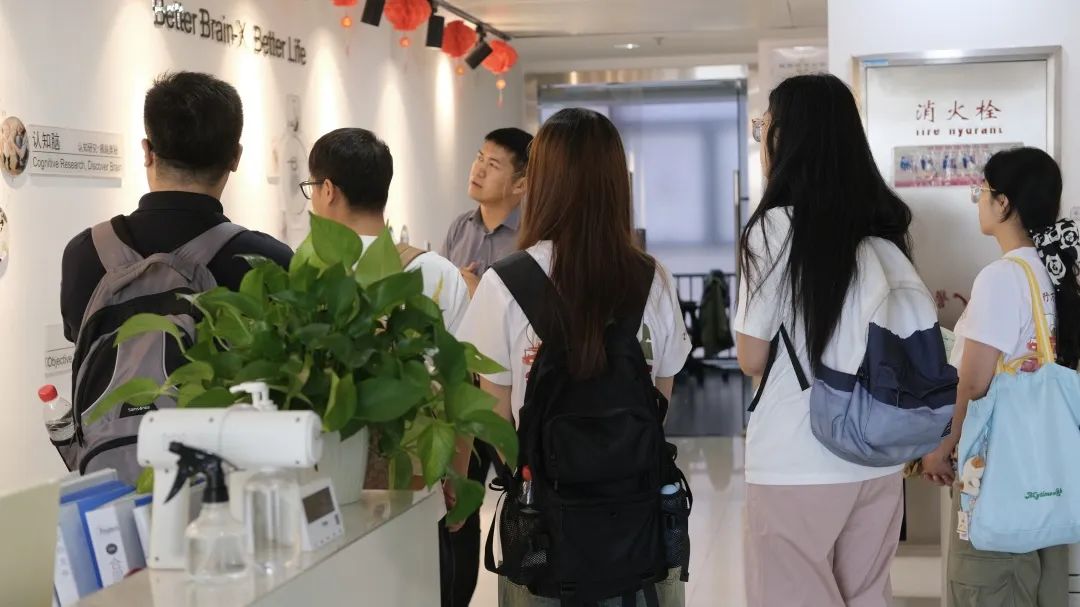 1754099062299266.jpg 1754099062299266.jpg