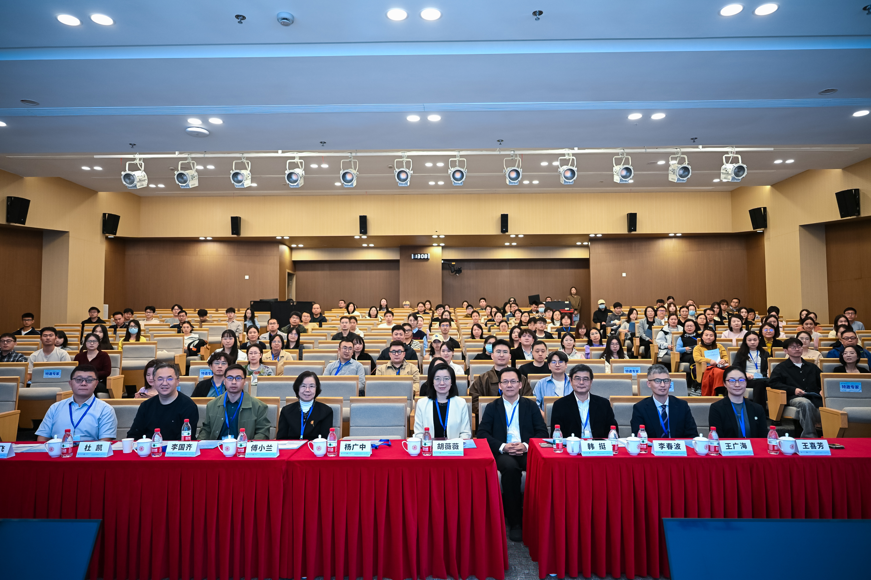 1761909720937417.jpg 1761909720937417.jpg